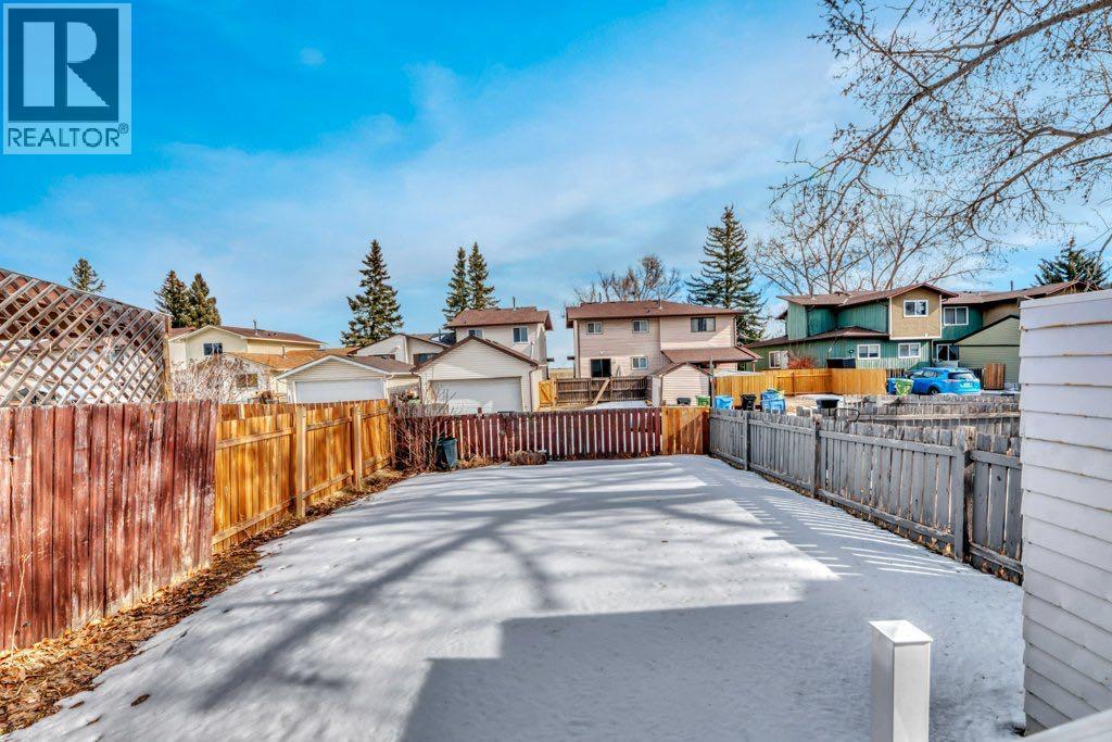 Duplex for Sale in 56 Cedarwood Hill SW|Calgary, Alberta T2W3H5 3