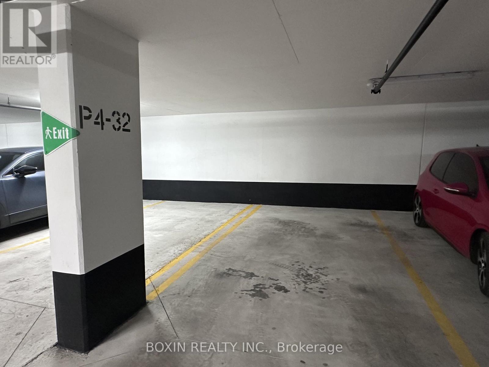 PARKING - 9 TECUMSETH STREET, Toronto (Niagara), Ontario M5V0S5