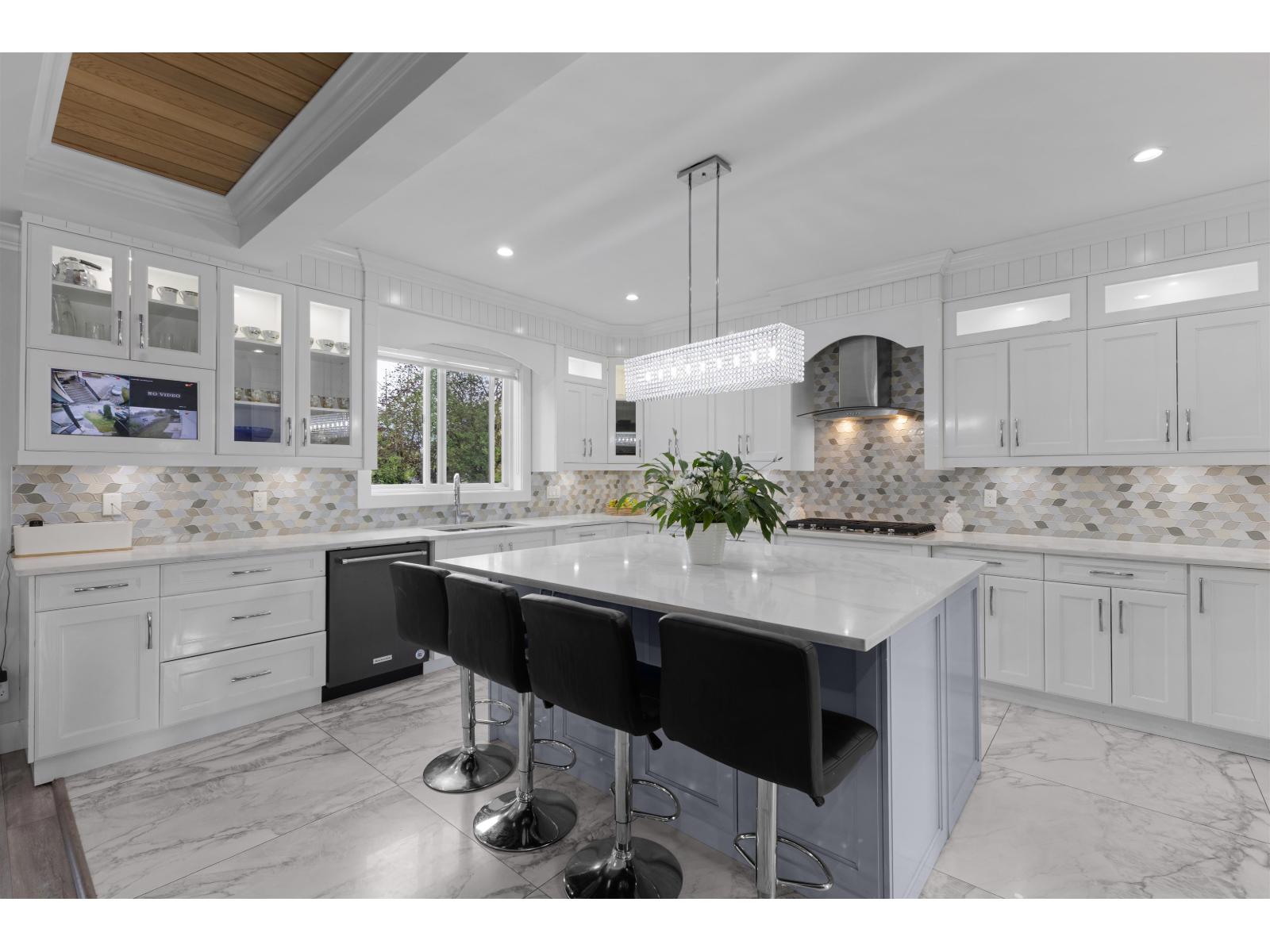 For sale: 13291 MELVILLE PLACE, Surrey, British Columbia V3V6Z1