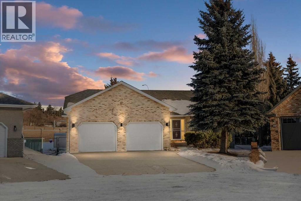 House for Sale in 22 Varsity Estates Close NW|Calgary, Alberta T3B5J2
