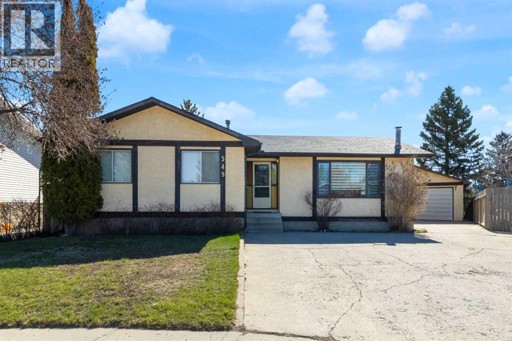 House for Sale in 549 Rundleville Place NE|Calgary, Alberta T1Y2T5