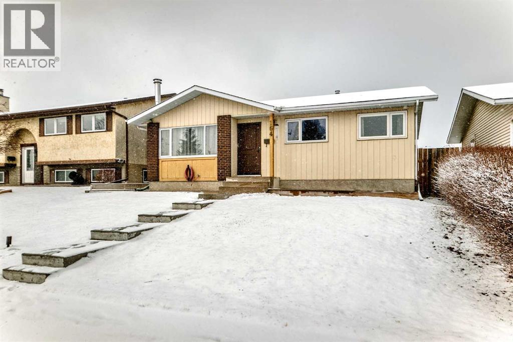 House for Sale in 164 Rundlefield Crescent NE|Calgary, Alberta T1Y2V5 2