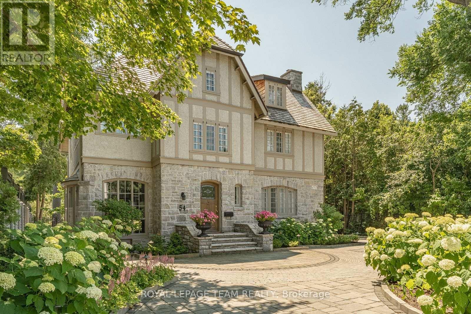 For sale: 54 PARK ROAD, Ottawa, Ontario K1M0B9 - X13085068 | REALTOR.ca