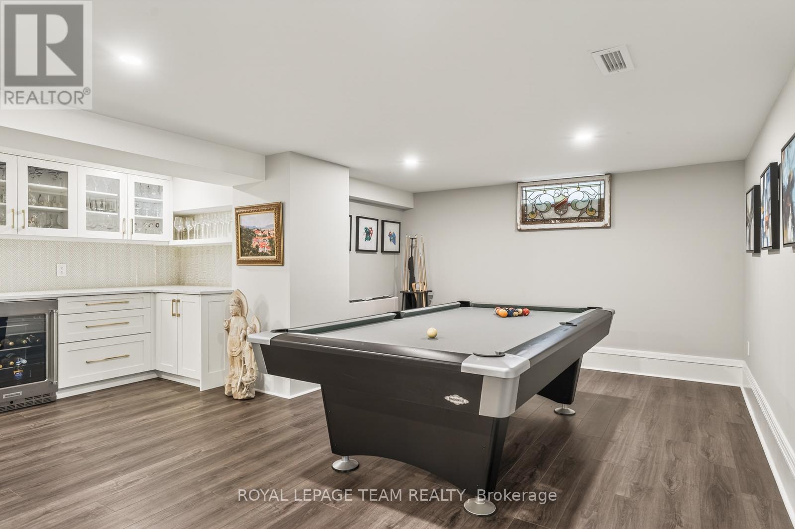 For sale: 54 PARK ROAD, Ottawa, Ontario K1M0B9 - X13085068 | REALTOR.ca