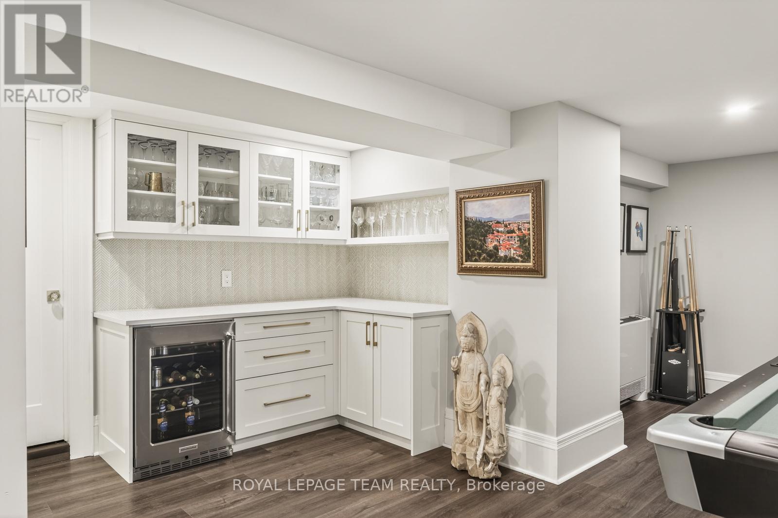 For sale: 54 PARK ROAD, Ottawa, Ontario K1M0B9 - X13085068 | REALTOR.ca