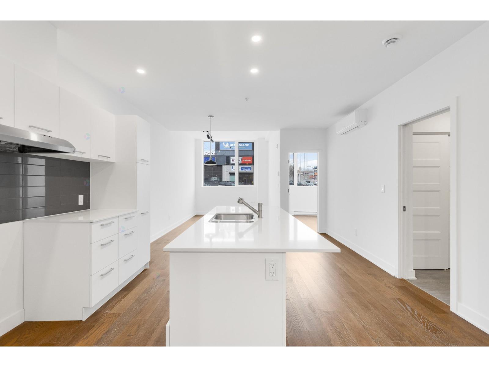 5410 Av. Papineau, #103, Montréal (Le Plateau-Mont-Royal), Quebec H2H1W2