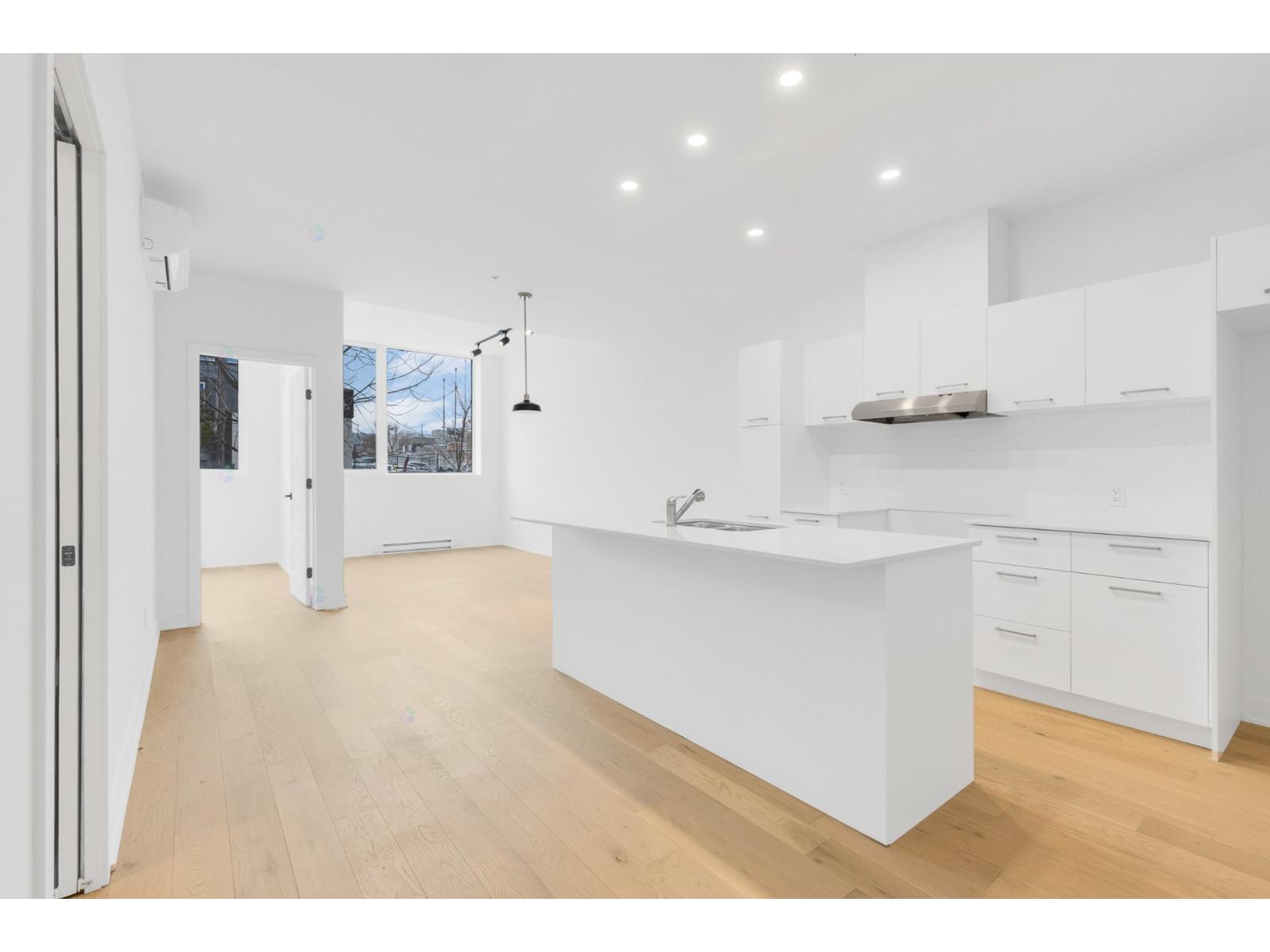 5410 Av. Papineau, #104, Montréal (Le Plateau-Mont-Royal), Quebec H2H1W2