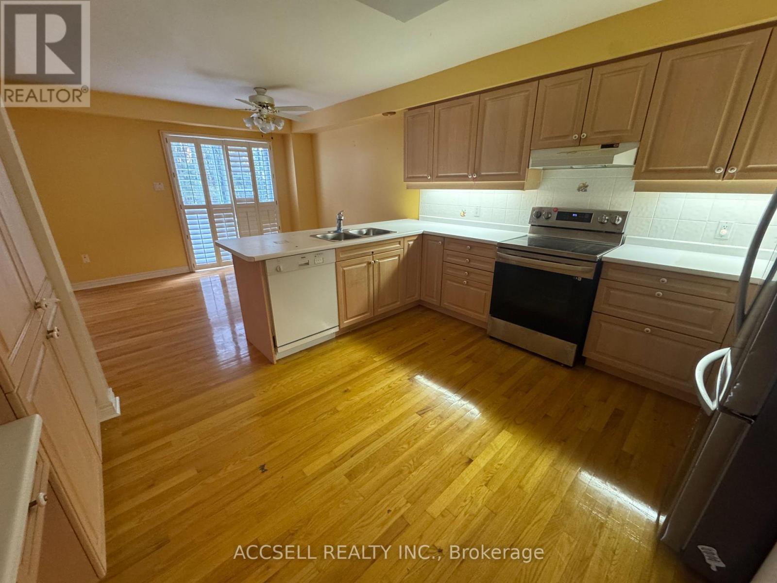 Row / Townhouse for Sale in 13 - 1905 BROAD HOLLOW GATE|Mississauga (Erin Mills), Ontario L5L3T4 4