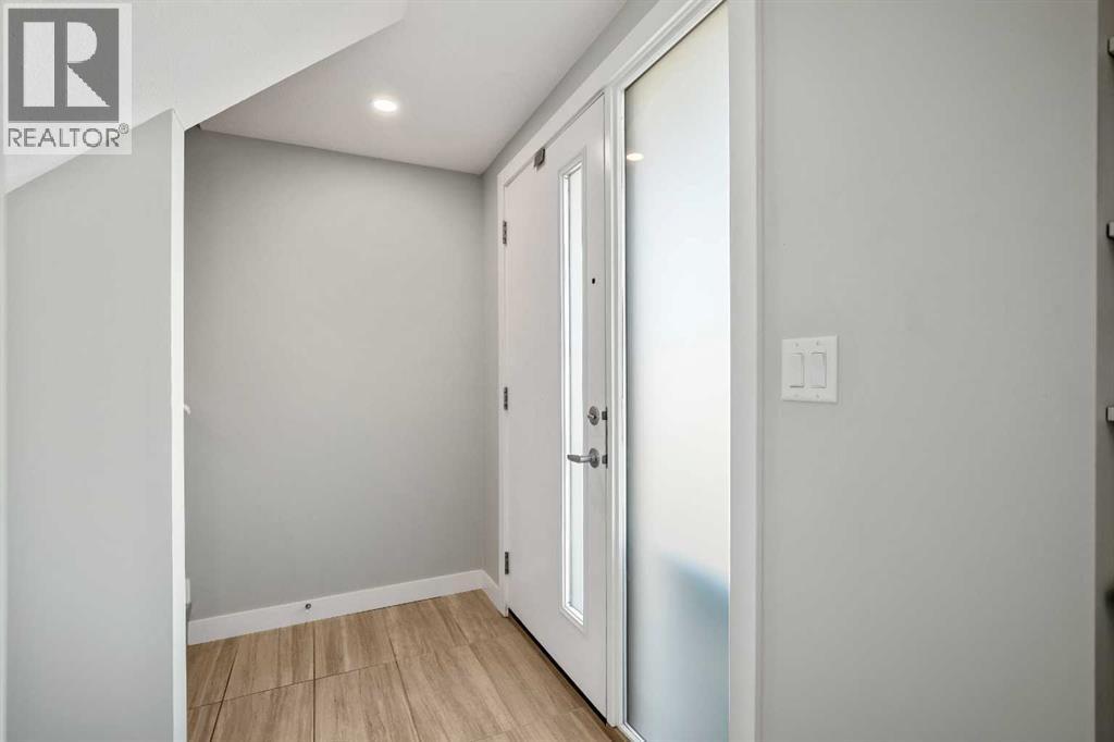 Row / Townhouse for Sale in 2919 136 Avenue NW|Calgary, Alberta T3P1K3 3