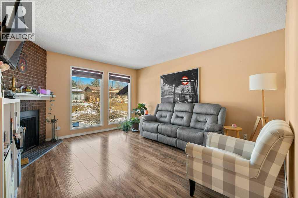 Duplex for Sale in 113 Ranch Glen Place NW|Calgary, Alberta T3G1E9 4