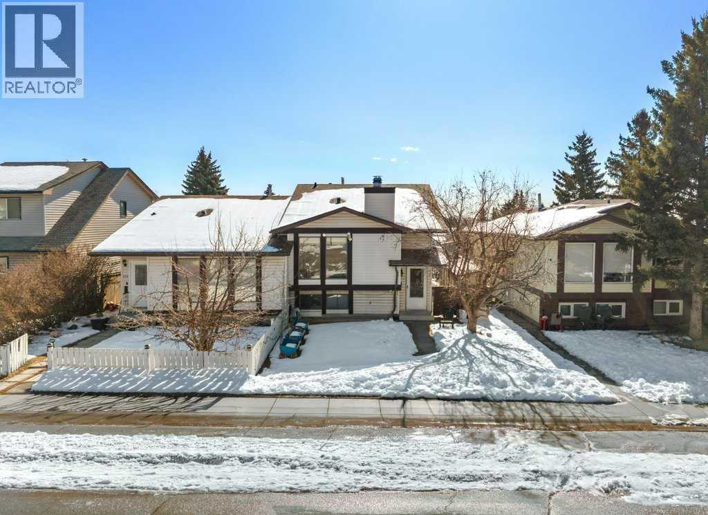Duplex for Sale in 113 Ranch Glen Place NW|Calgary, Alberta T3G1E9 2