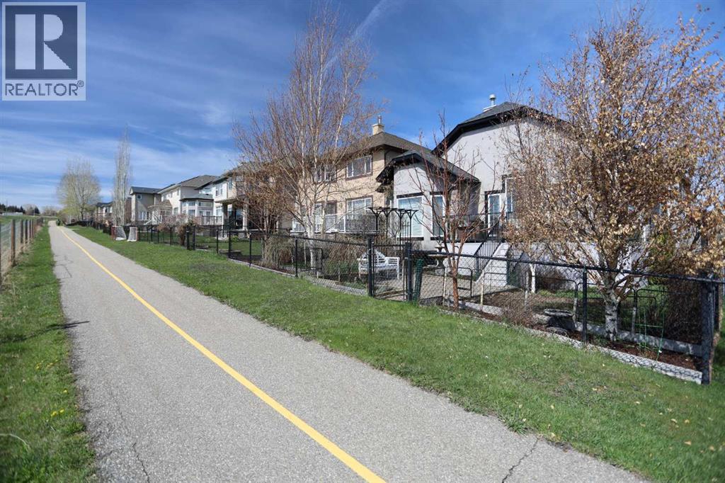 House for Sale in 92 Sherwood Rise NW|Calgary, Alberta T3R1P6 4