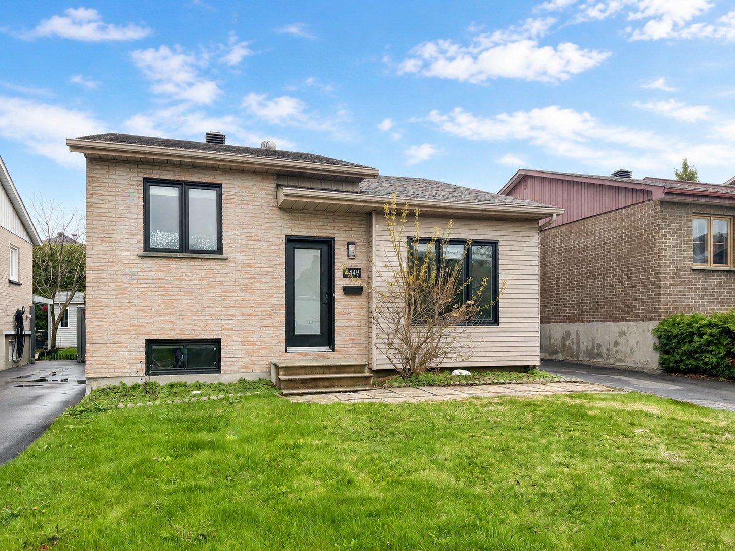4449 Rue Shirley, Longueuil (Saint-Hubert), Quebec J3Y8G9