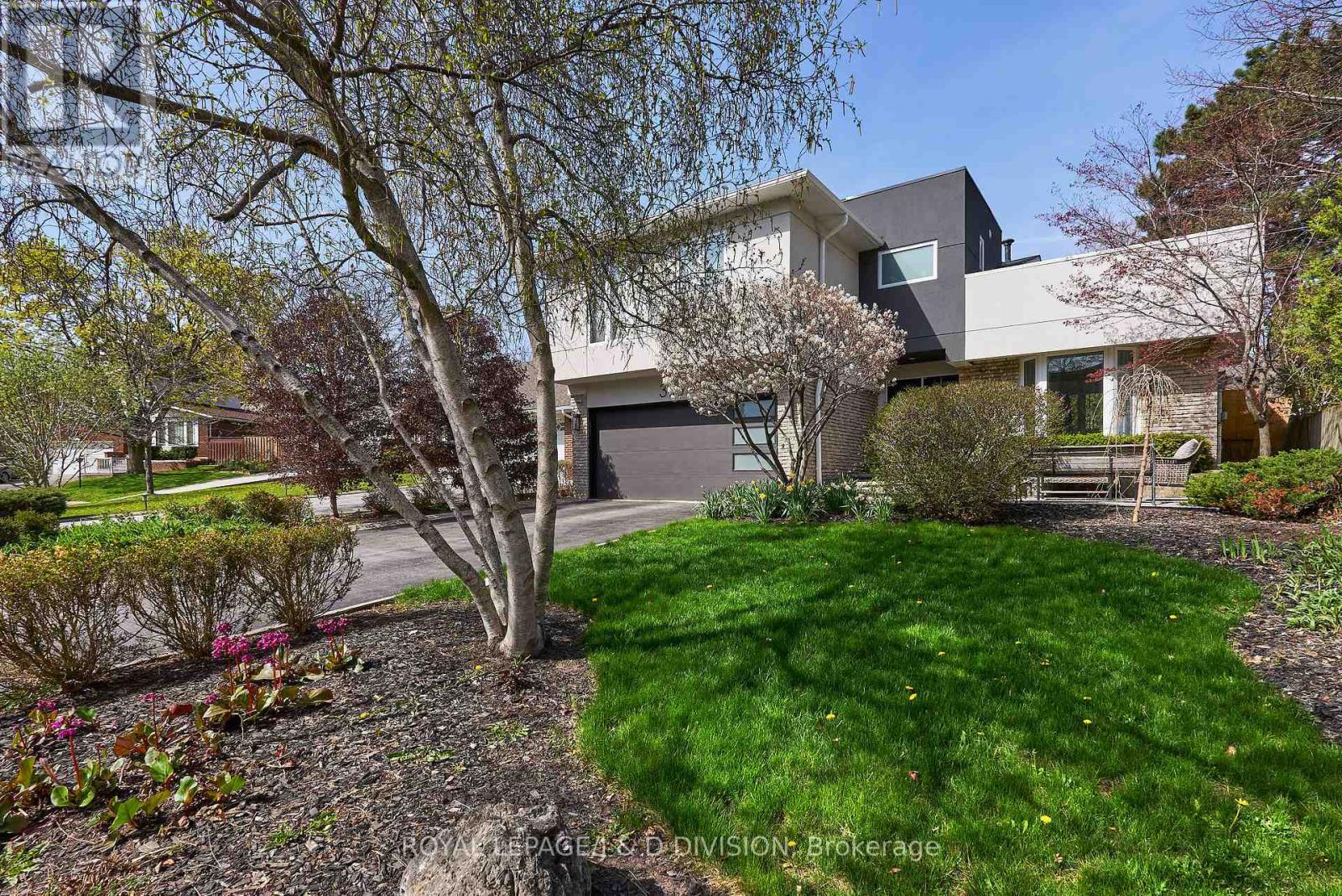 365 LYNN PLACE, Oakville (FA Falgarwood), Ontario L6H2C5