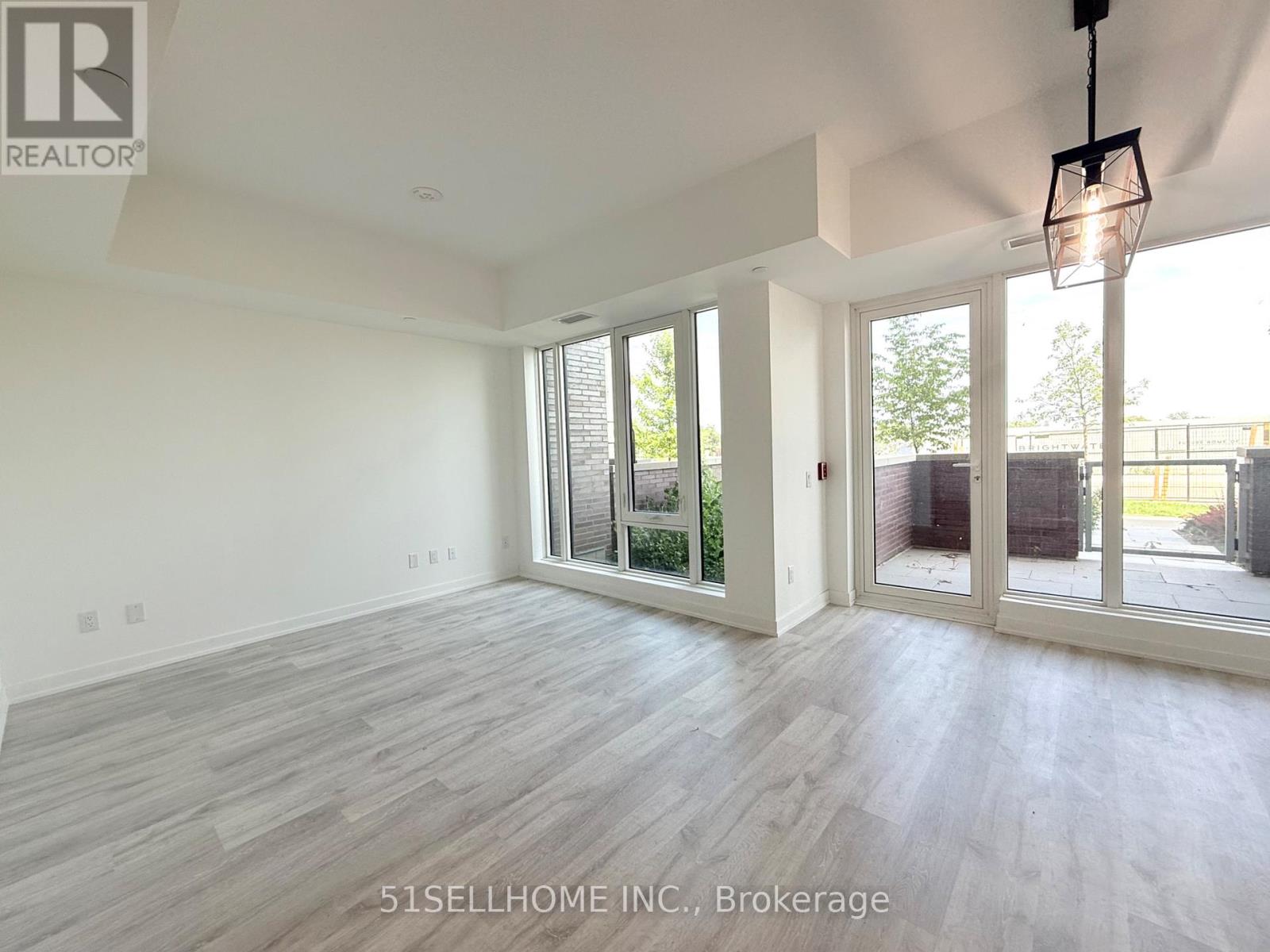 Row / Townhouse for Sale in TH104 - 220 MISSINNIHE WAY|Mississauga (Port Credit), Ontario L5H0A9 2