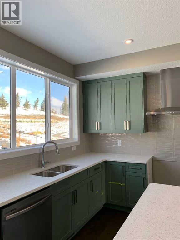 Row / Townhouse for Sale in 135 Ambleridge Street NW|Calgary, Alberta T3P3H2 5