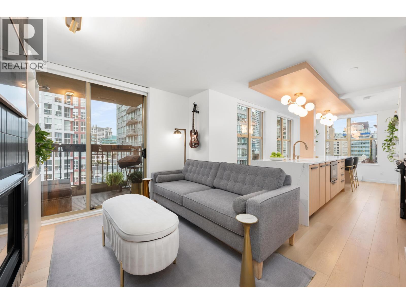 1203 969 RICHARDS STREET|Vancouver, British Columbia V6B1A8