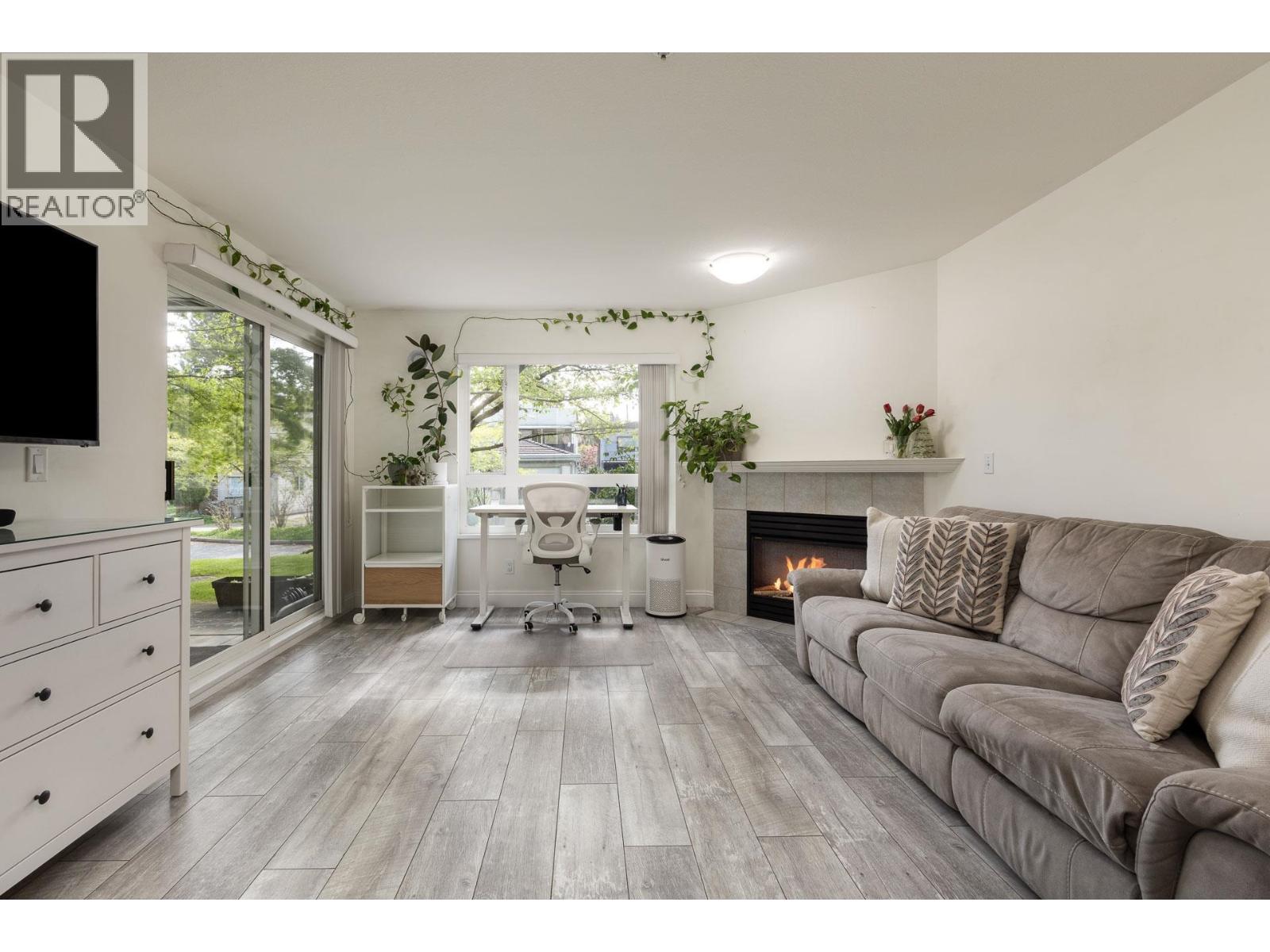 109 2965 HORLEY STREET|Vancouver, British Columbia V5R4S2