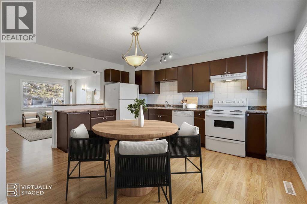 Row / Townhouse for Sale in 314, 2211 19 Street NE|Calgary, Alberta T2E4Y5 5