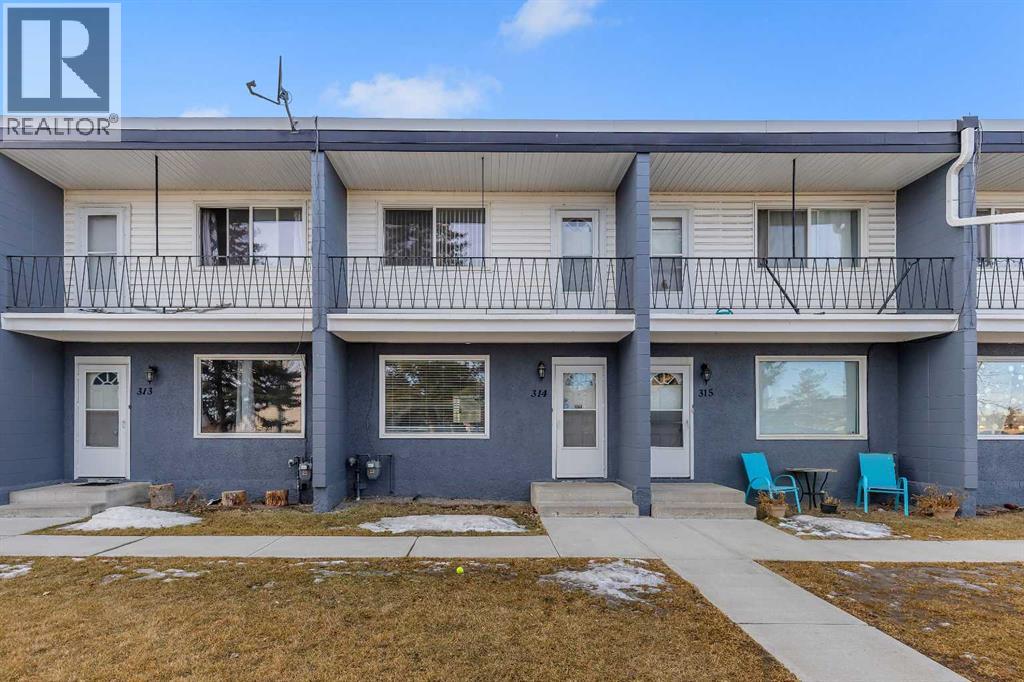 Row / Townhouse for Sale in 314, 2211 19 Street NE|Calgary, Alberta T2E4Y5