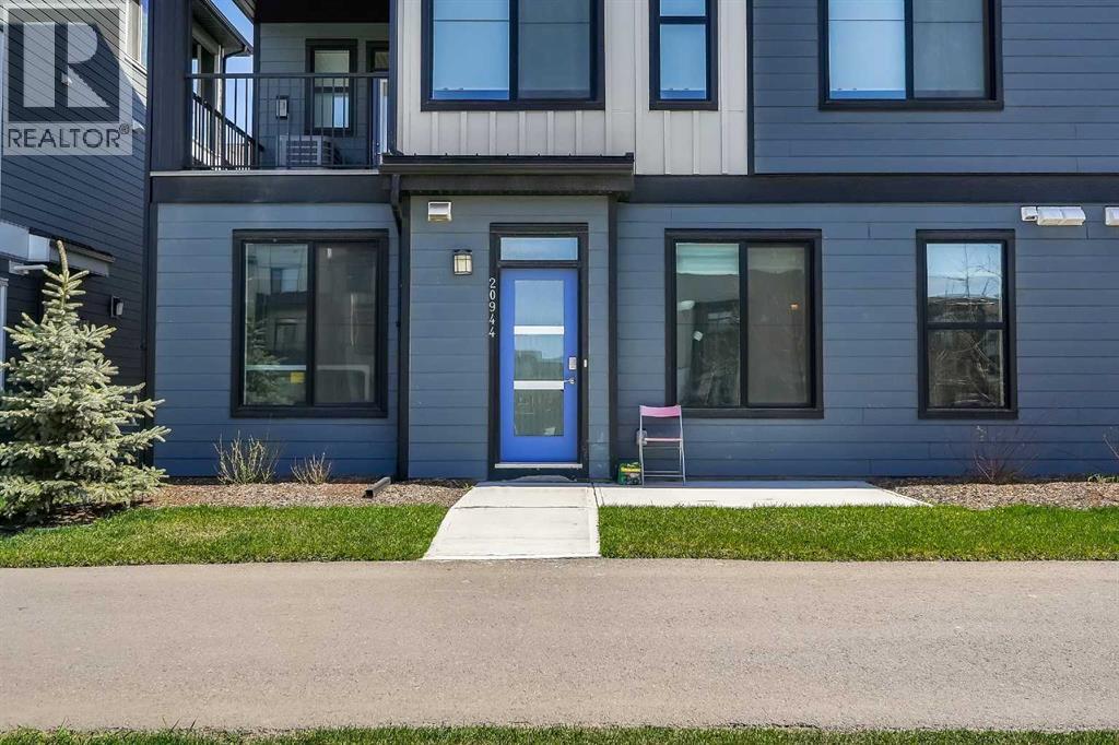 Row / Townhouse for Sale in 20944 Seton Way SE|Calgary, Alberta T3M3T8 2