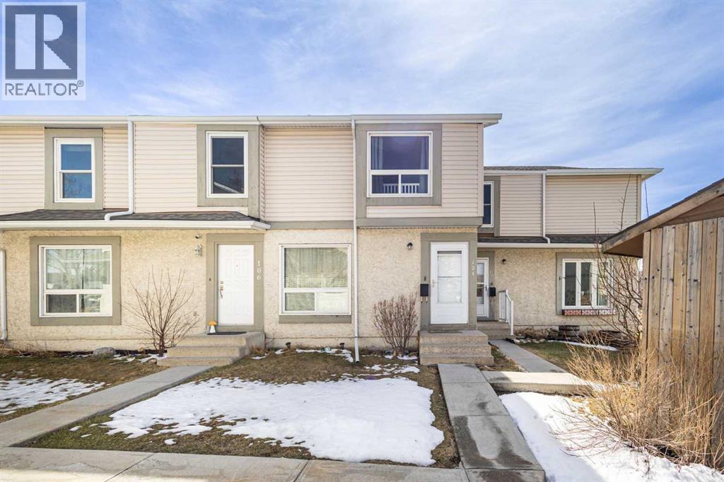 Row / Townhouse for Sale in 104 Deer Ridge Lane SE|Calgary, Alberta T2J6N4 2