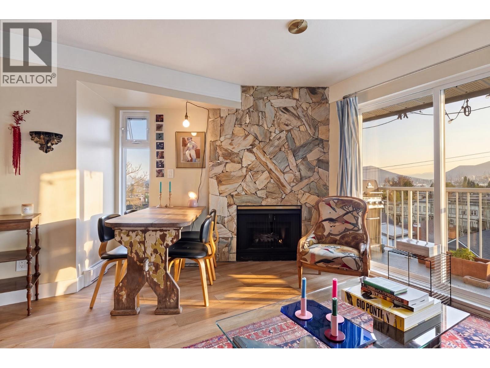 403 2295 PANDORA STREET|Vancouver, British Columbia V5L1N6