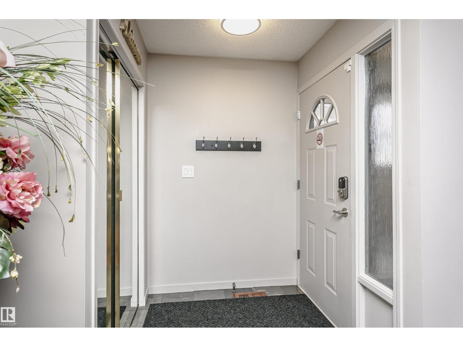 For sale: 9831 185 ST NW, Edmonton, Alberta T5T3L7 - E4480946