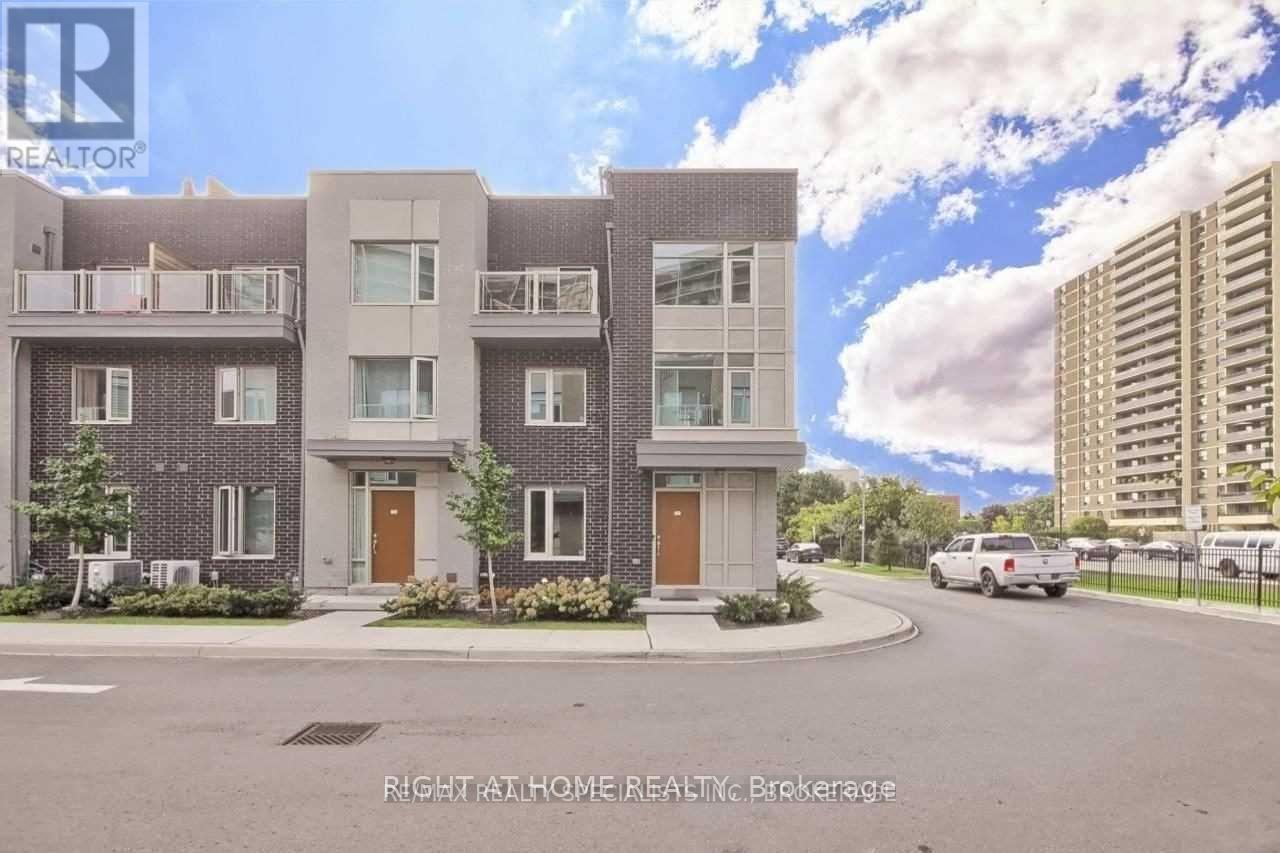 Row / Townhouse for Sale in 49 - 26 APPLEWOOD LANE|Toronto (Etobicoke West Mall), Ontario M9C0C1 2