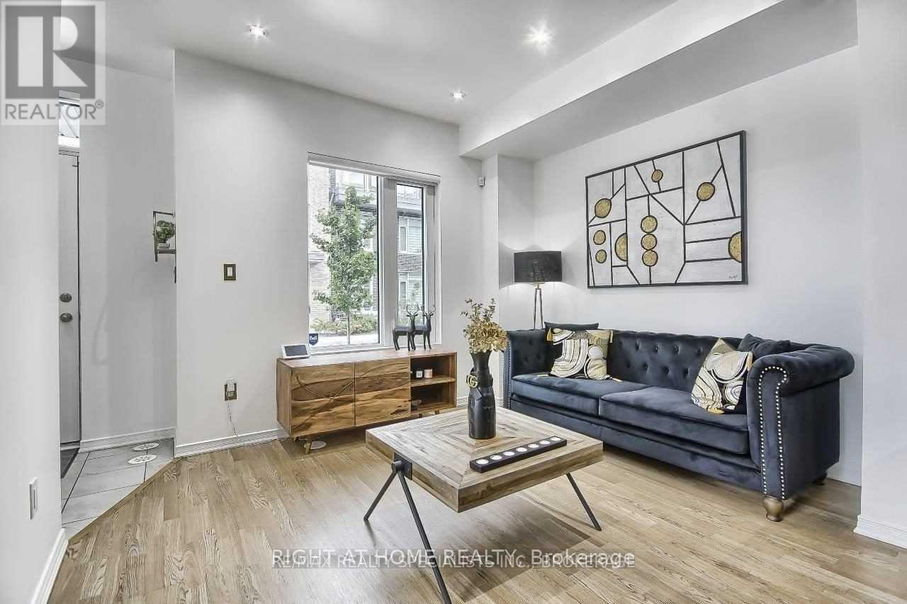 Row / Townhouse for Sale in 49 - 26 APPLEWOOD LANE|Toronto (Etobicoke West Mall), Ontario M9C0C1 4