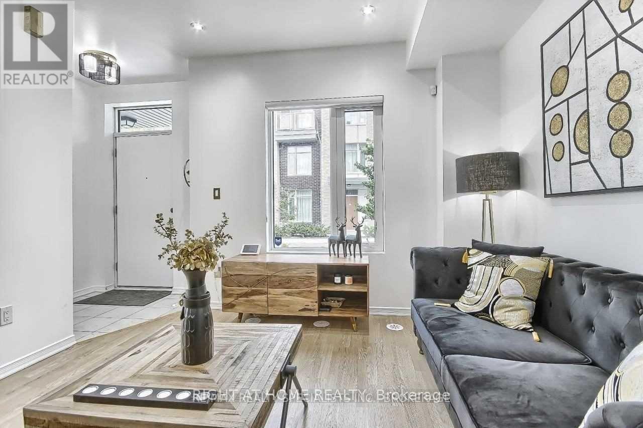 Row / Townhouse for Sale in 49 - 26 APPLEWOOD LANE|Toronto (Etobicoke West Mall), Ontario M9C0C1 5
