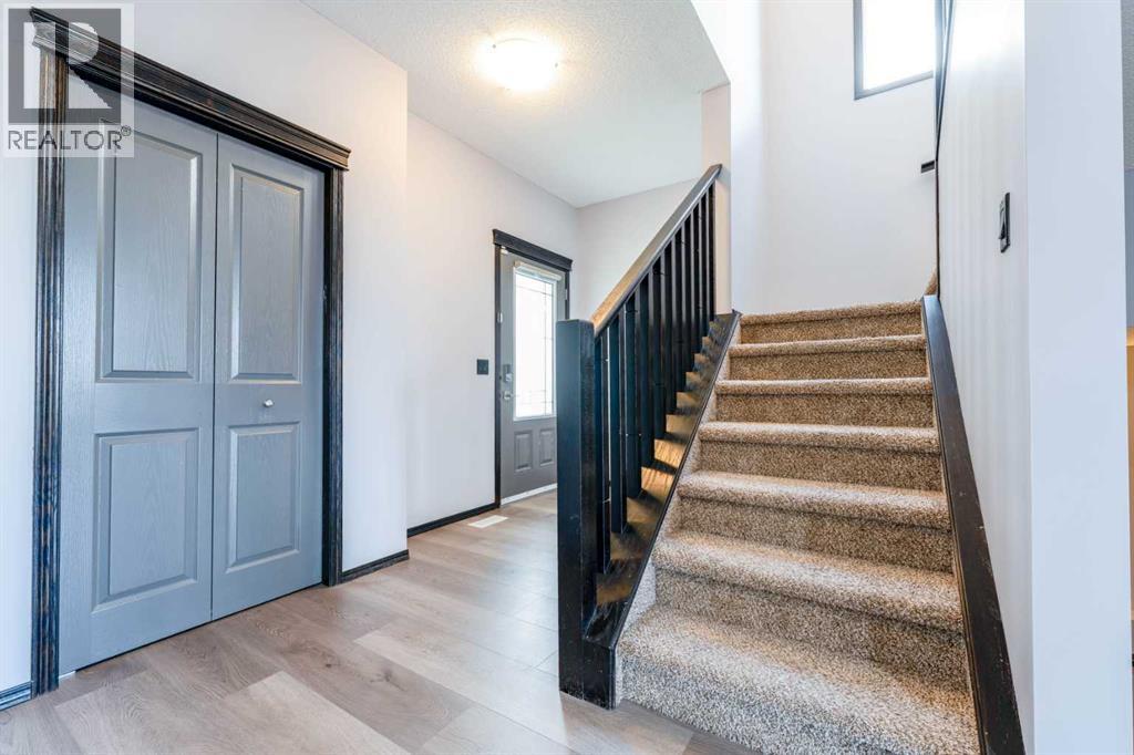 House for Sale in 277 Panora Way NW|Calgary, Alberta T3K0T9 3