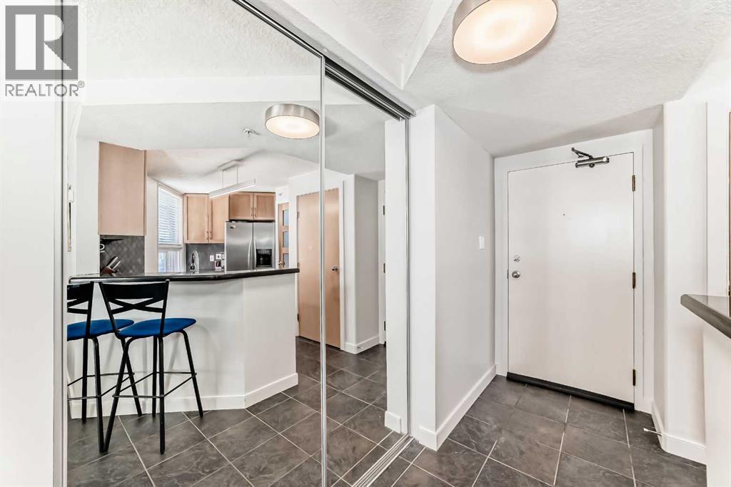 Apartment for Sale in 703, 626 15 Avenue SW|Calgary, Alberta T2R0R5 2