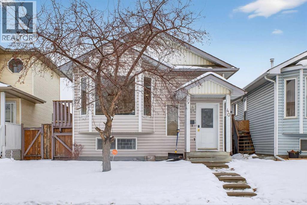 House for Sale in 40 Erin Circle SE|Calgary, Alberta T2B3H9