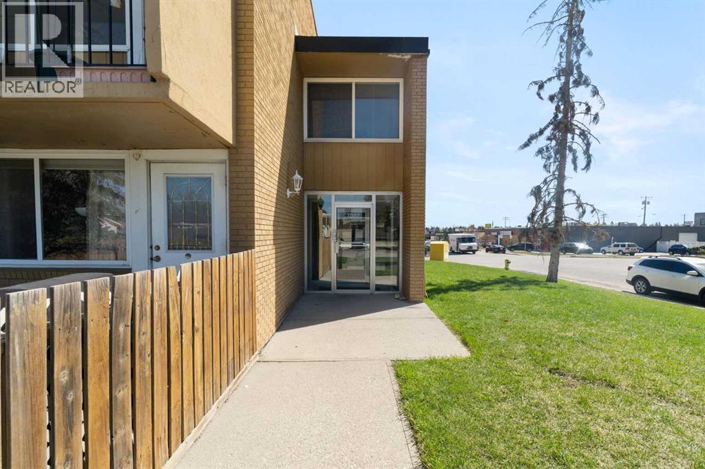 Apartment for Sale in 112, 7007 4A Street SW|Calgary, Alberta T2V1A1 3
