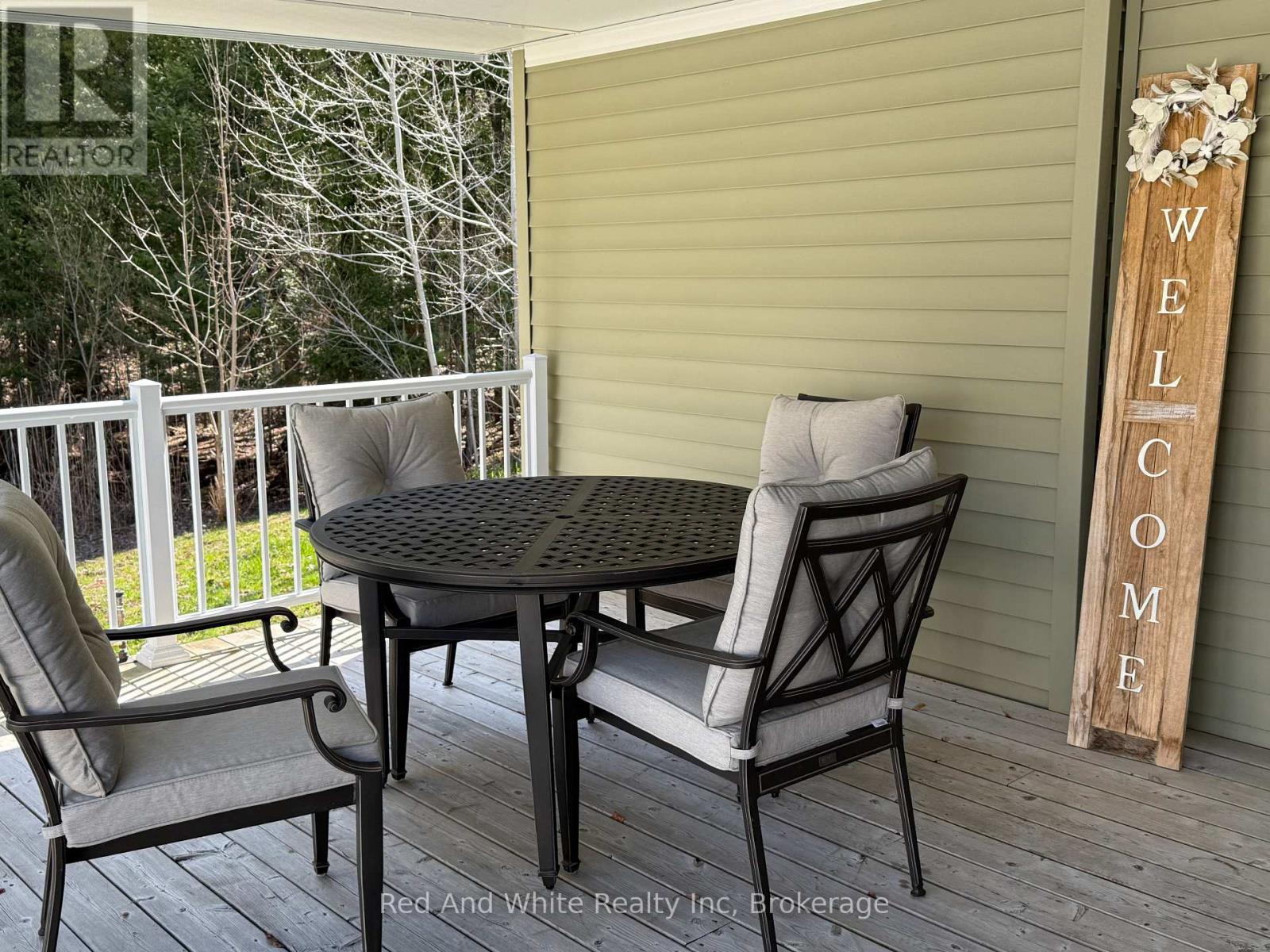 For sale: 103 MADAWASKA TRAIL, Wasaga Beach, Ontario L9Z1X7