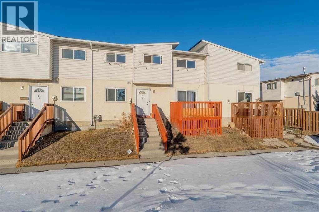 Row / Townhouse for Sale in 18, 4515 7 Avenue SE|Calgary, Alberta T2A5E4 3