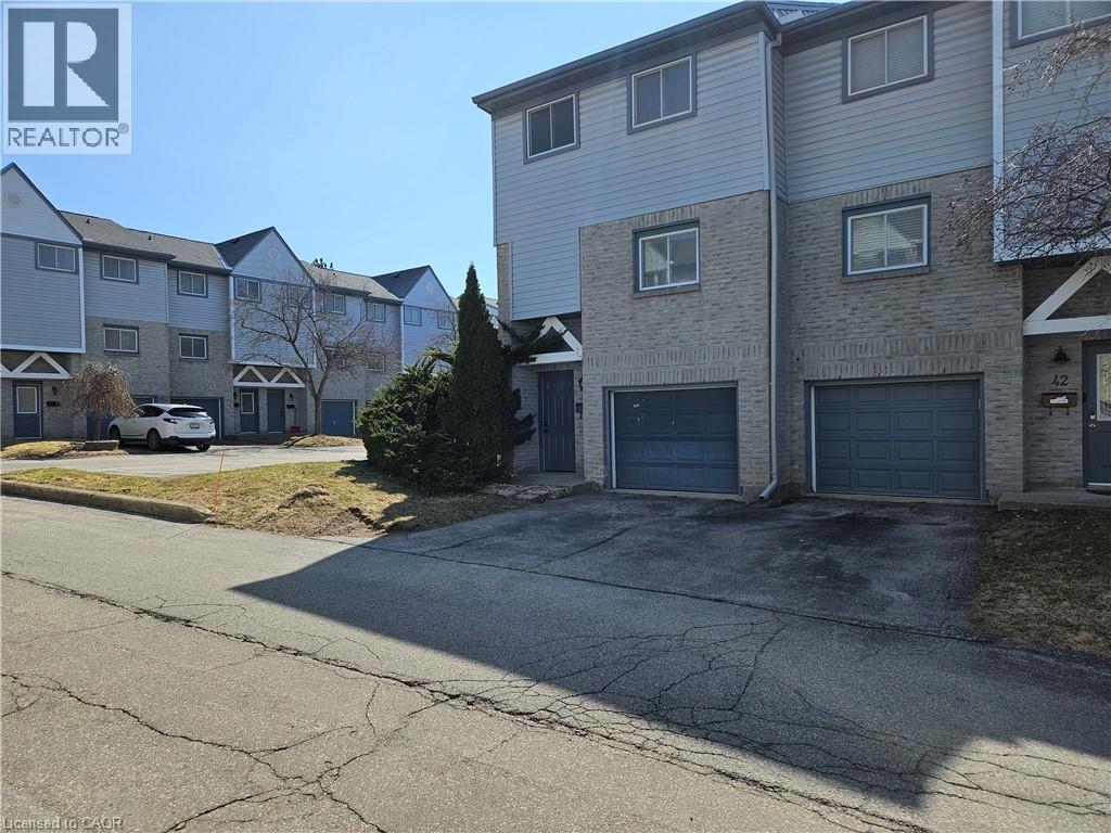 589 BEECHWOOD Drive Unit# 43, Waterloo, Ontario N2T2K9