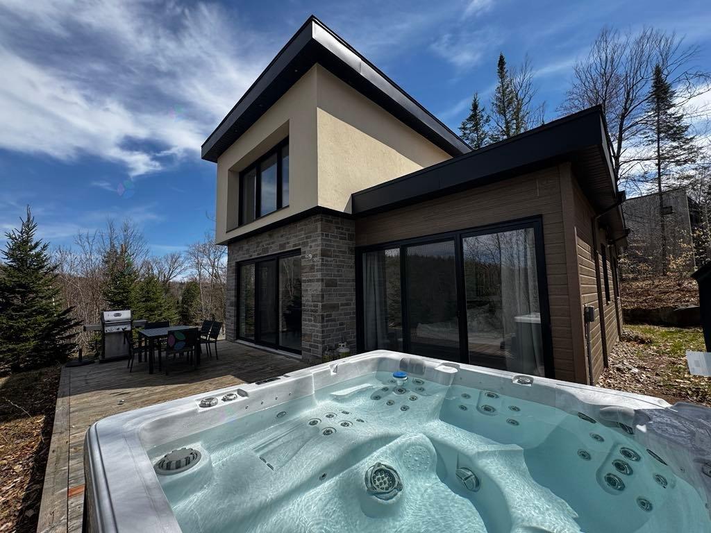 220 Rue de l'Everest