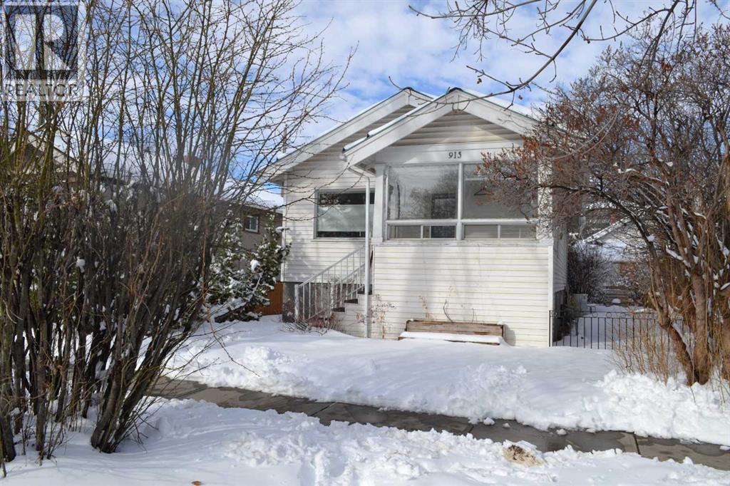 House for Sale in 915 1 Street NW|Calgary, Alberta T2M2R9 2