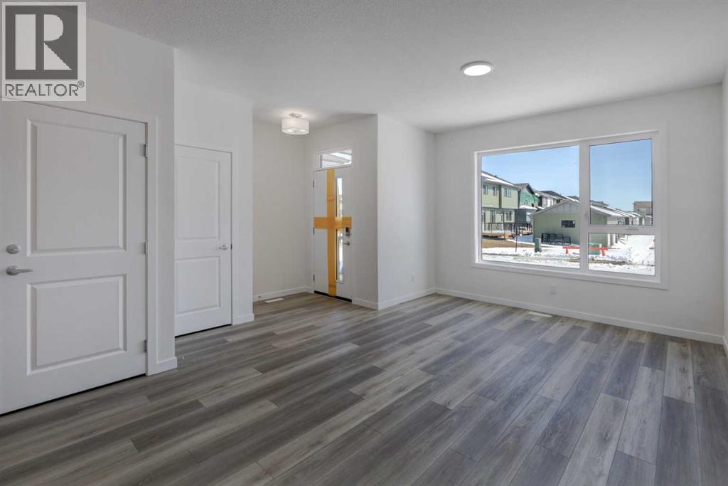 Duplex for Sale in 47 Lewisburg Manor NE|Calgary, Alberta T3P2N7 4