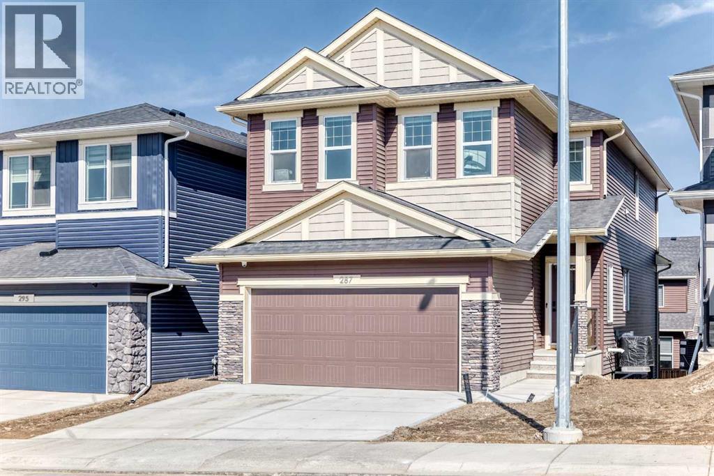 House for Sale in 287 Amblehurst Way NW|Calgary, Alberta T3P2J8 2