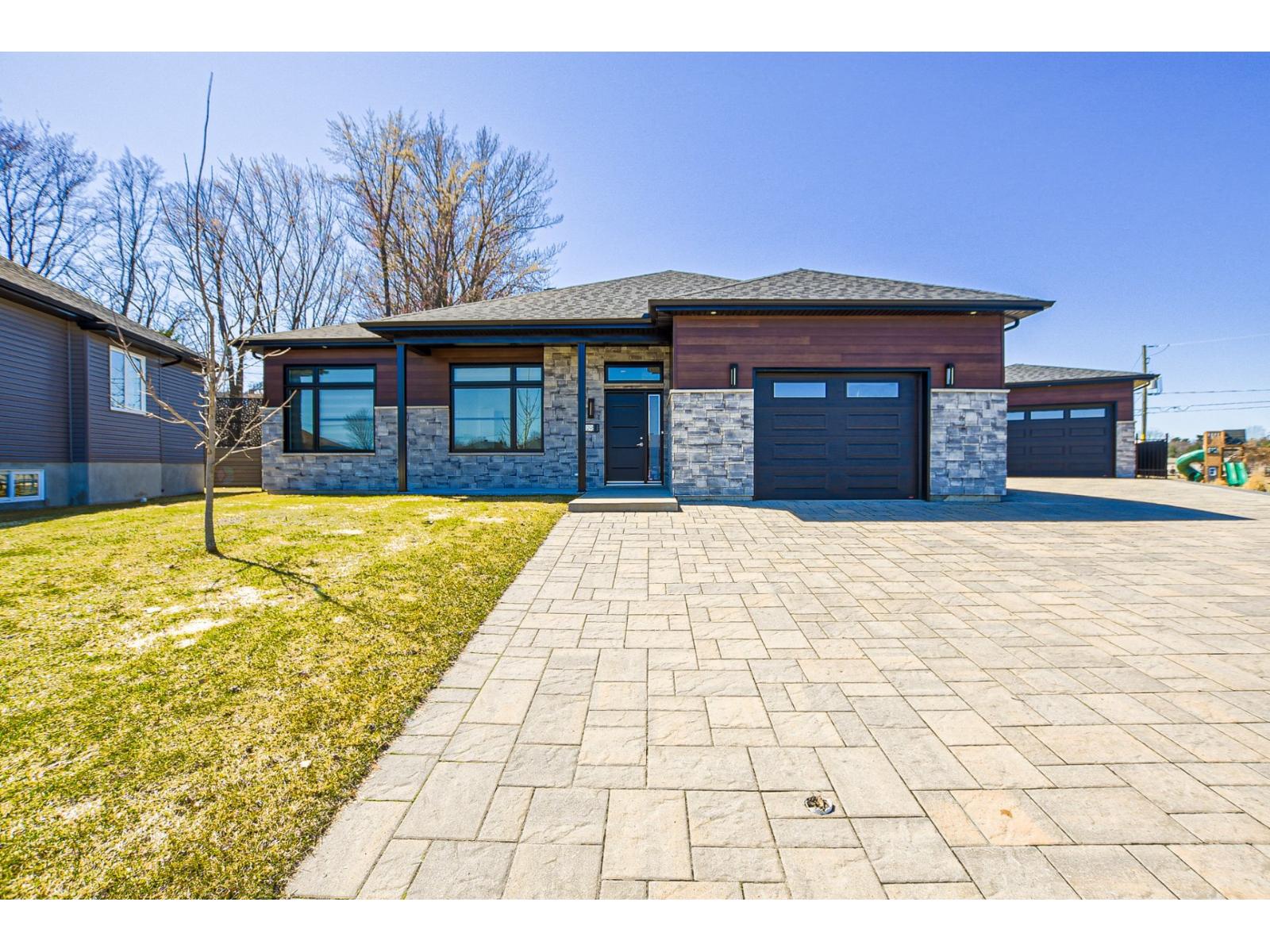 296 Rue Aurélie-Crépeau, Nicolet, Quebec J3T0C6