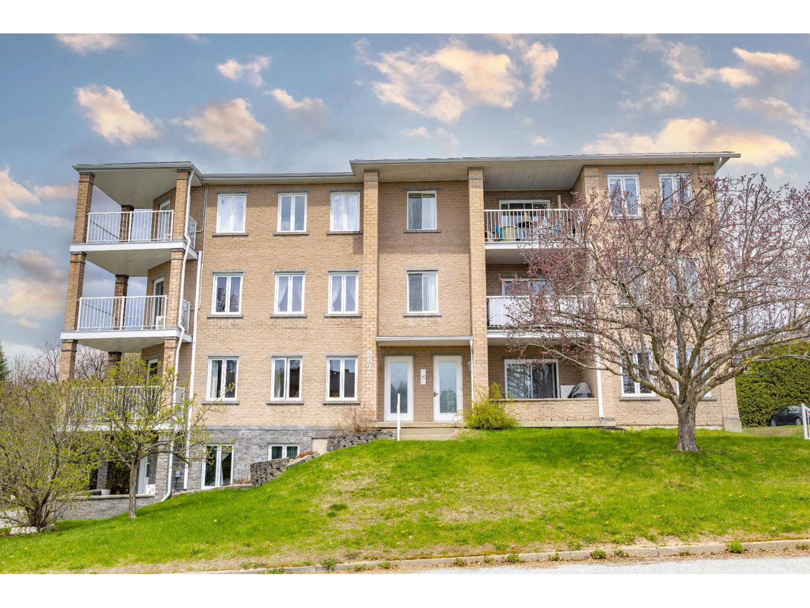 2675-2 Rue Beaudry, Sherbrooke (Les Nations), Quebec J1L2L2