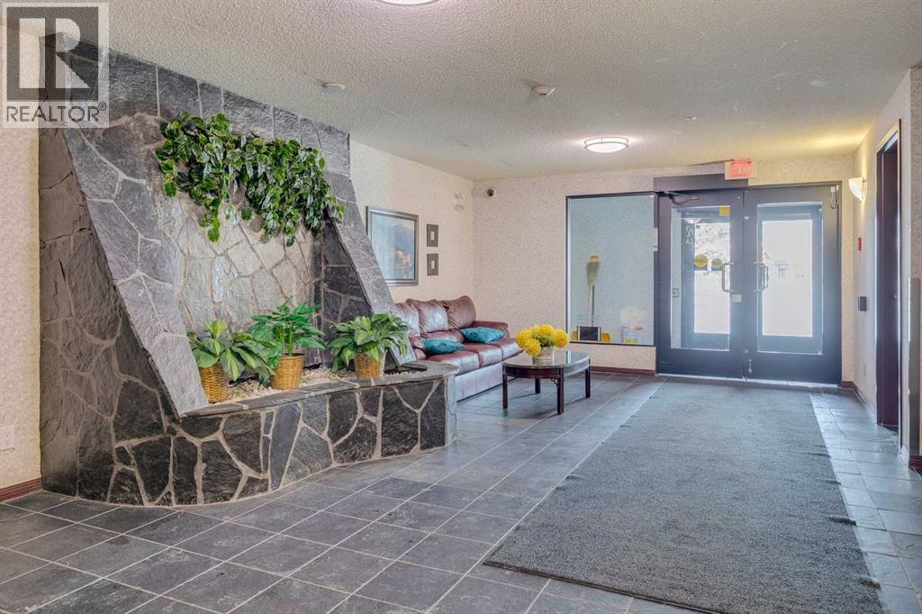 Apartment for Sale in 106, 2022 Canyon Meadows Drive SE|Calgary, Alberta T2J7H1 3