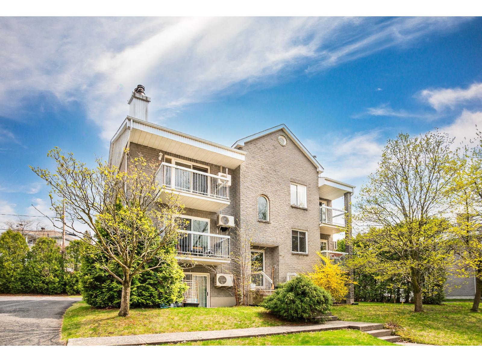 470 Rue Côté, #202, Otterburn Park, Quebec J3H5X3