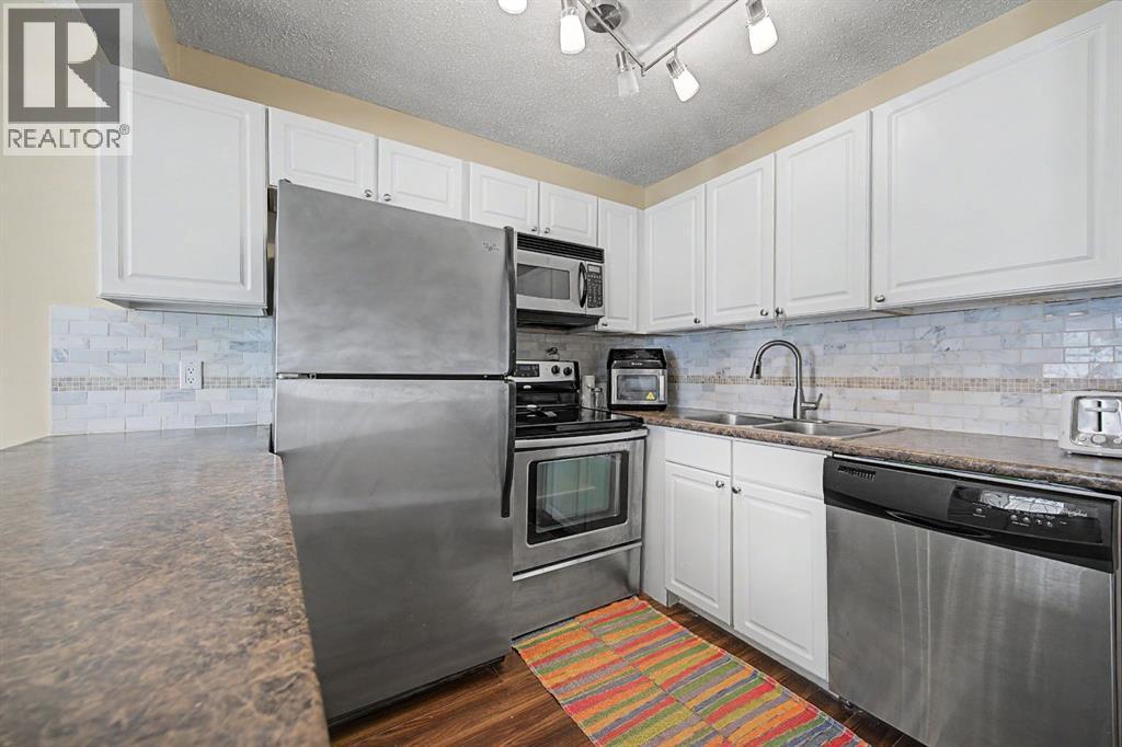 Row / Townhouse for Sale in 814, 200 Brookpark Drive SW|Calgary, Alberta T2W3E5 4