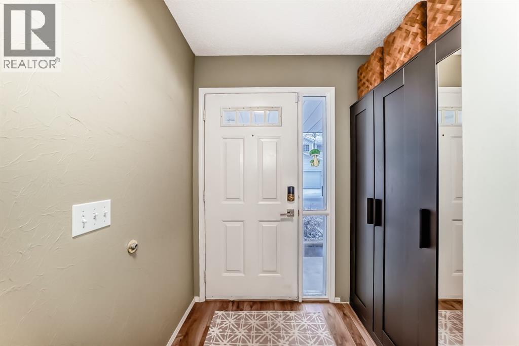Row / Townhouse for Sale in 424 Hawkstone Manor NW|Calgary, Alberta T3G3X2 3