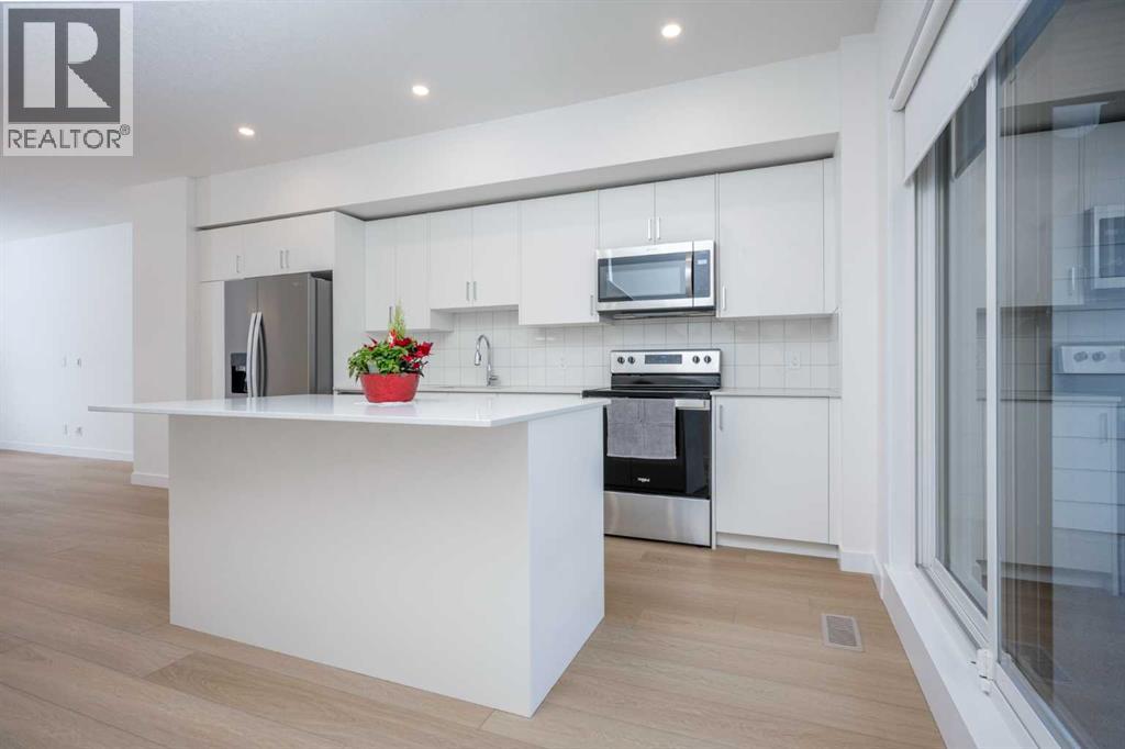 Row / Townhouse for Sale in 302, 8535 19 Avenue SE|Calgary, Alberta T2A7W8