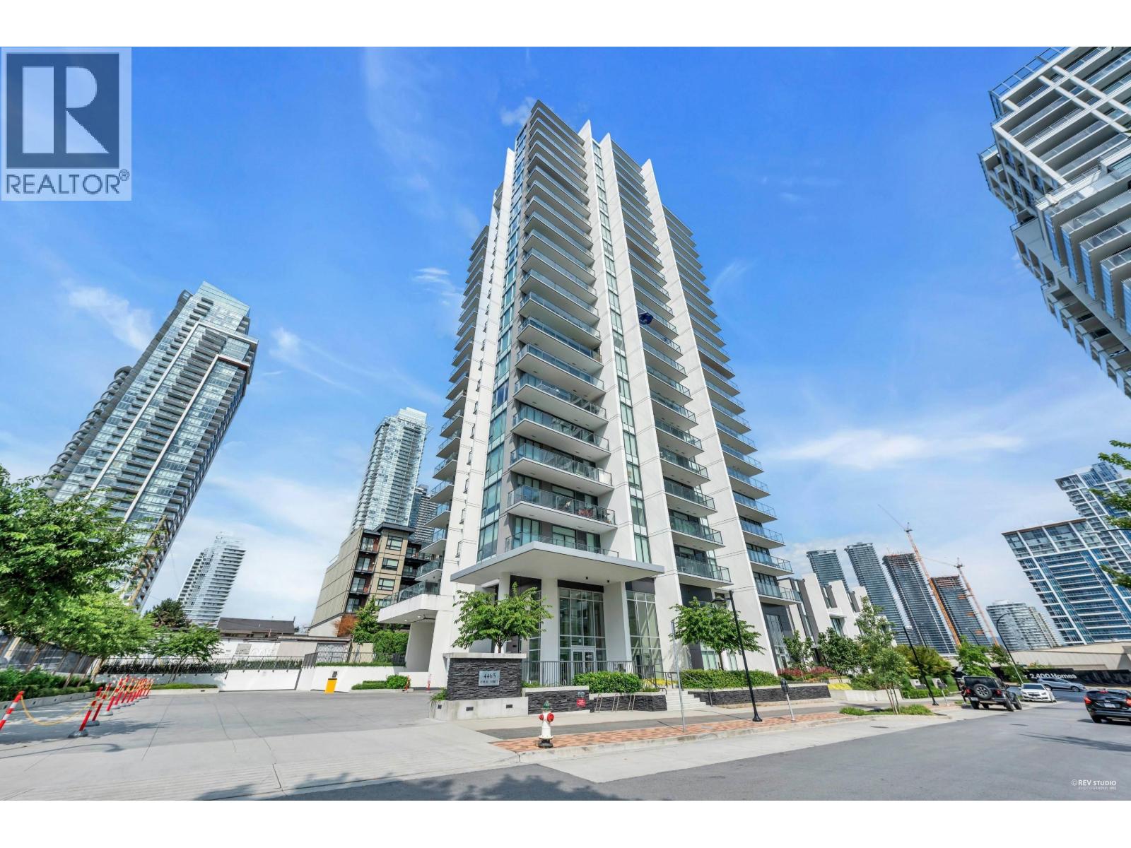 1704 4465 JUNEAU STREET|Burnaby, British Columbia V5C0L8